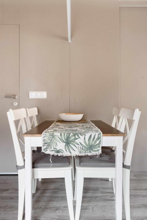 Revitalized Apartment In Historical Building ชีโรนา ภายนอก รูปภาพ